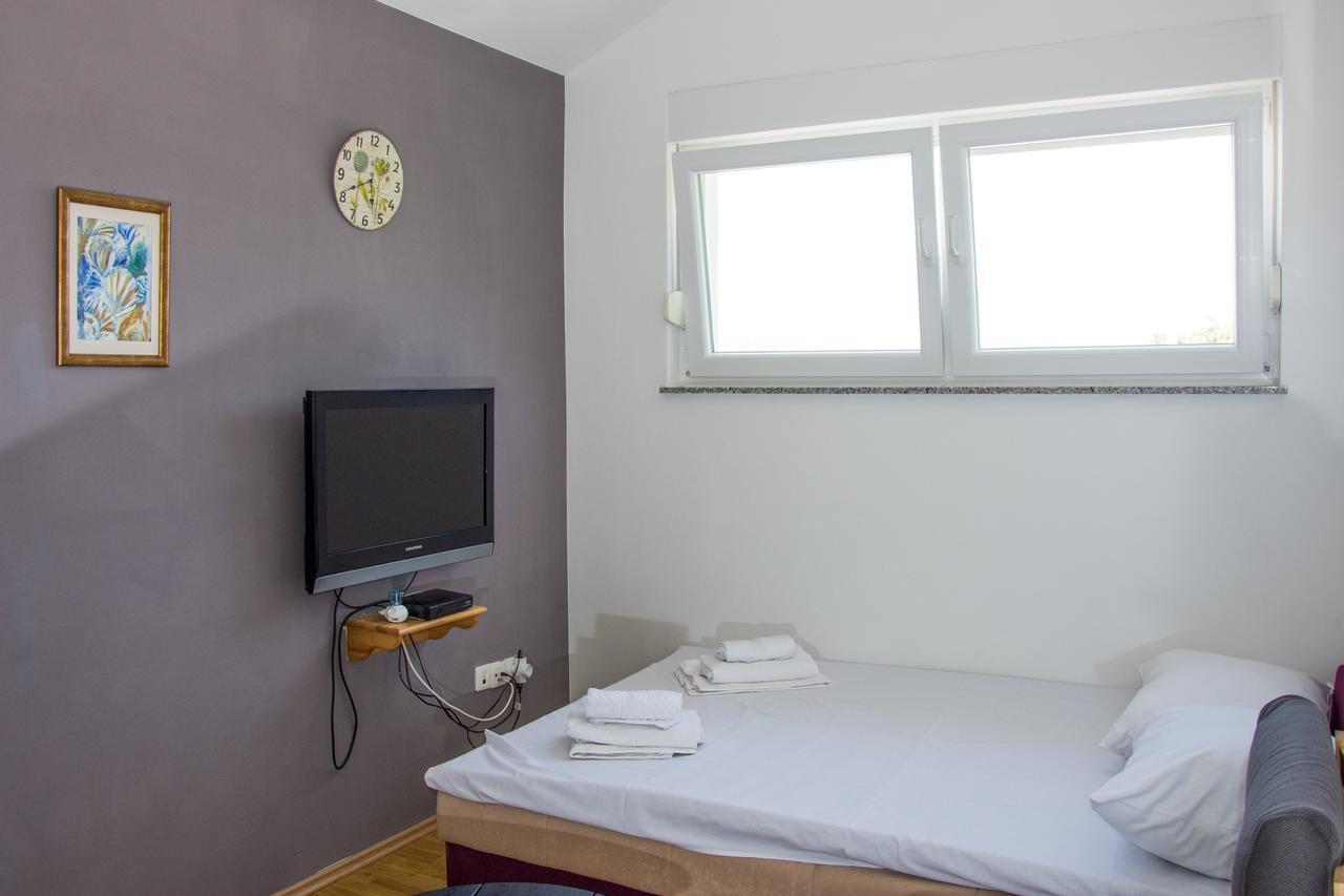 Apartments Sv. Jelena 2 Pag Town Kültér fotó